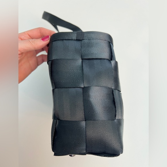 Harvey’s The Original Seat Belt Bag Tote in Black - Picture 3 of 7